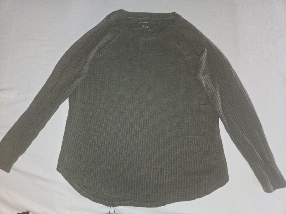 American Eagle green waffle-knit long-sleeve top curved hem crewneck Size M